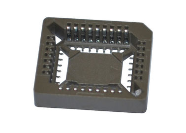 32 پین PLCC IC سوکت اتصال دهنده 1.27میلی متر گام صدا SMT تایپ کنید آبکاری طلا / قلع